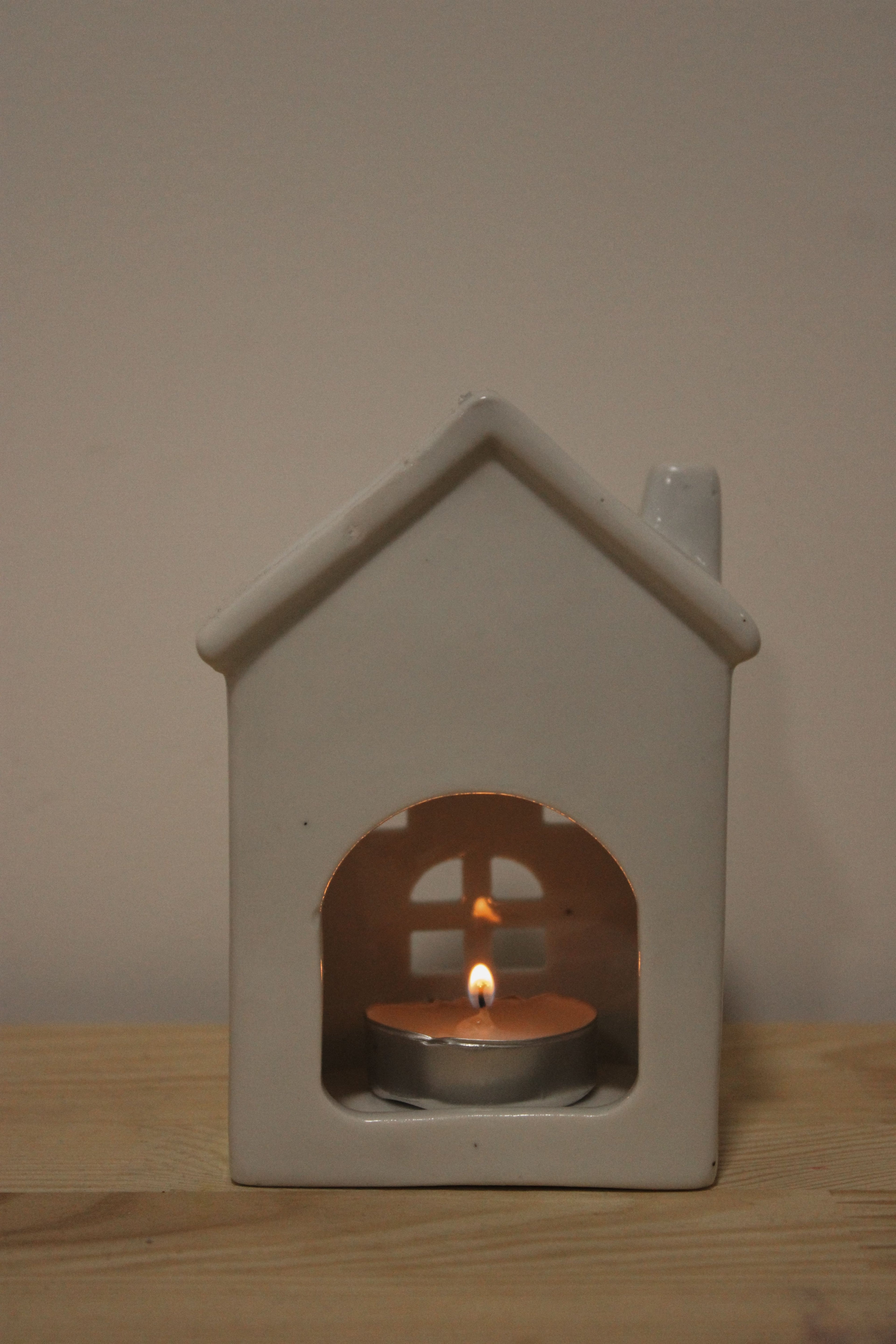 Keramička topilica za gel wax melts – dekorativna kućica