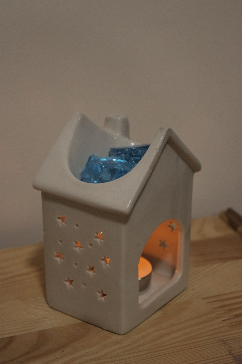 Keramička topilica za gel wax melts – dekorativna kućica